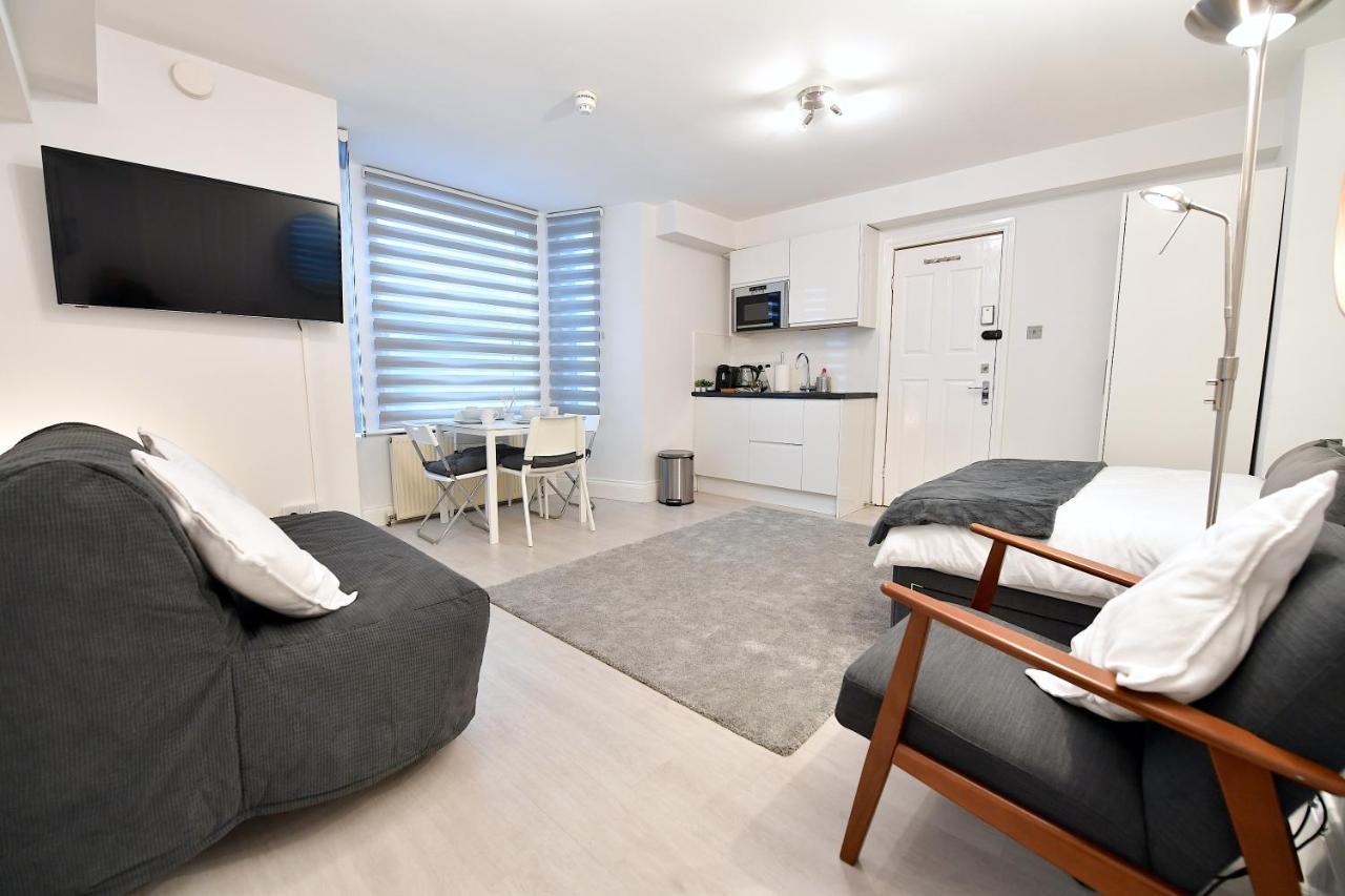 London Studios Very Close To Central Line Underground Shepherds Bush And Westfield Newly Refurbished Exterior foto